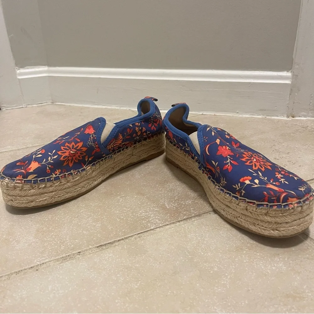 Sam Edelman Blue and Red Floral  Corrin Espadrilles